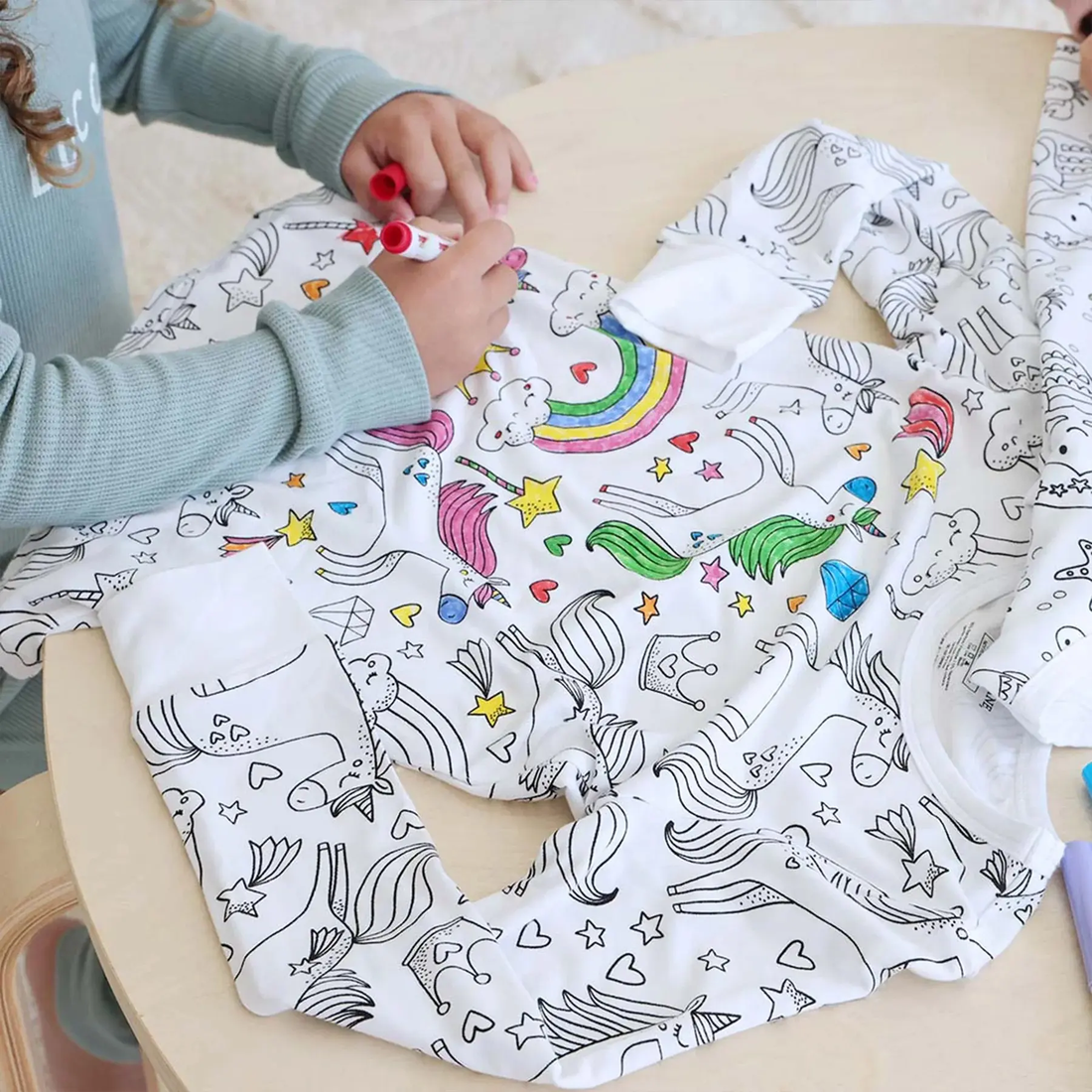 Colour me in Pyjamas Kids