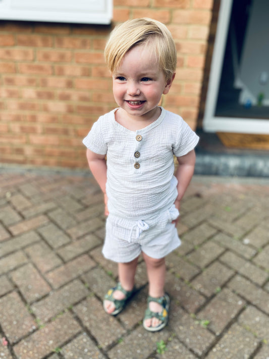 Linen T-shirt and Shorts